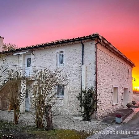 Chambres d'Hôtes Château Pierre de Montignac Civrac-en-Médoc Exterior foto
